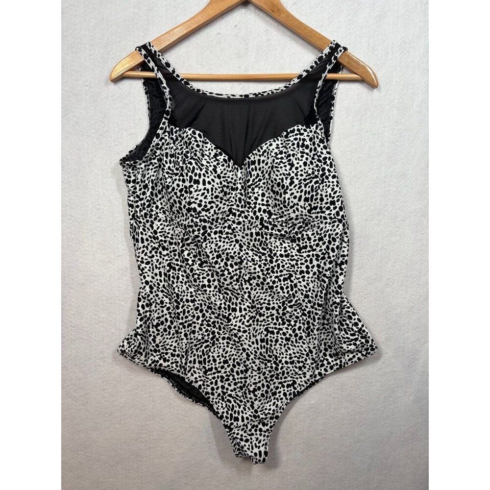 Torrid One Piece Swimsuit Black White Animal Print Active Women's Plus Size 2 2X